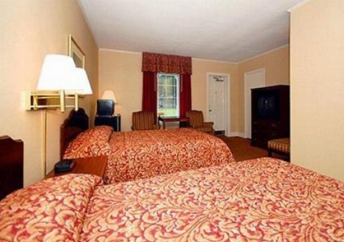 Ambassador Inn image 10